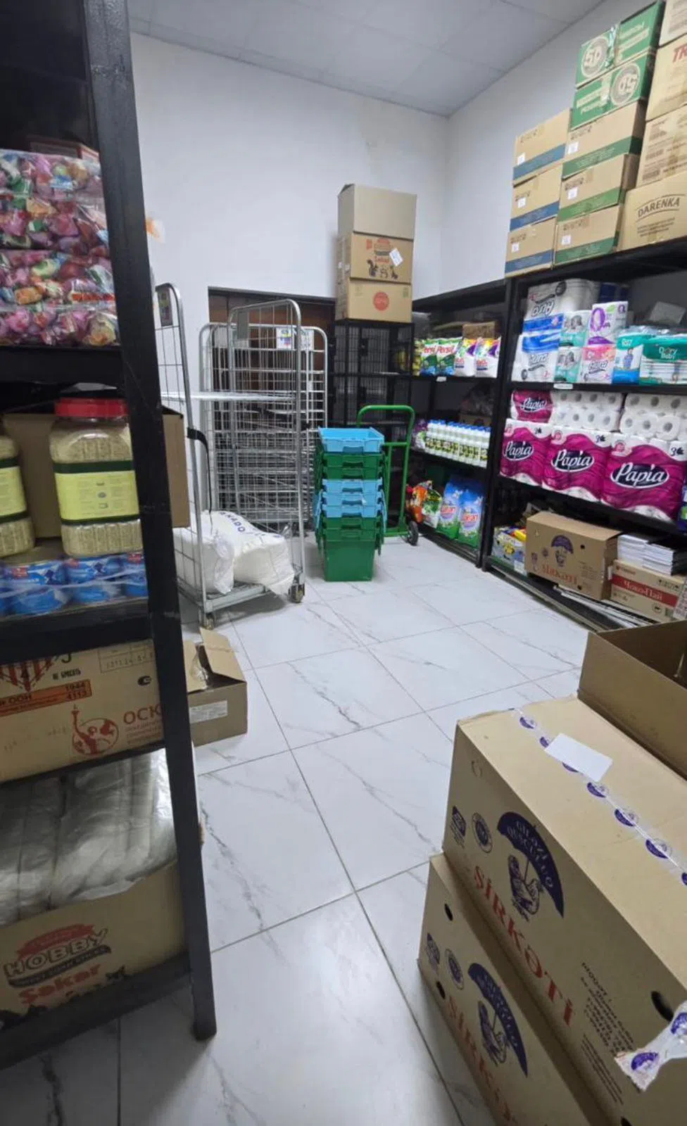 Əla təmirli ticarət obyekti, 135 m² satılır