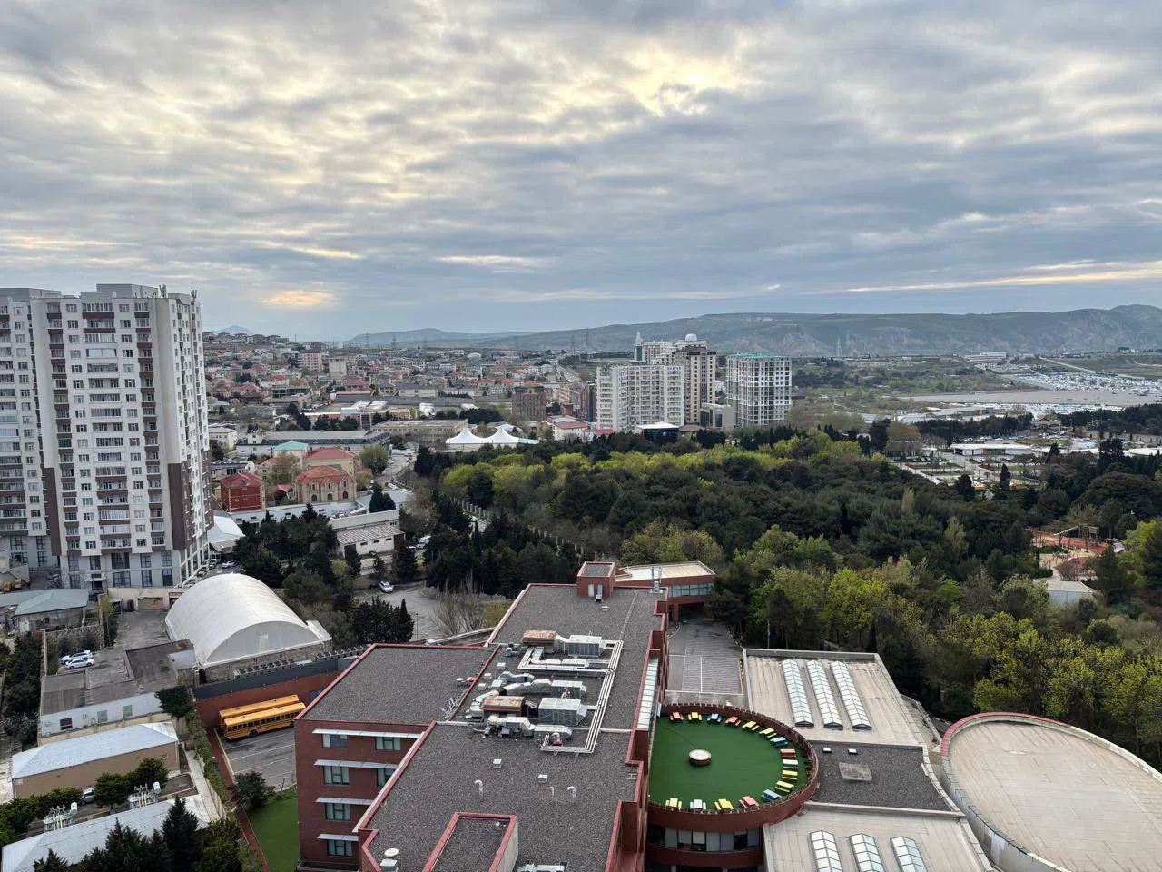 3 otaqlı mənzil 154.8 m² satılır