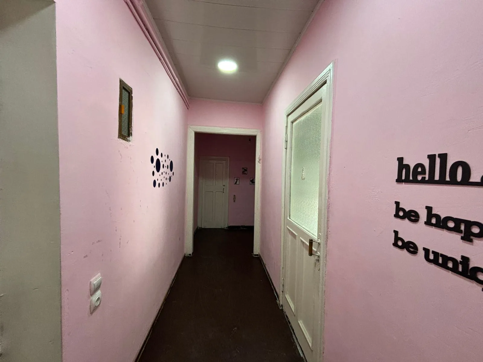 3 otaqlı ofis, 60 m² kirayə verilir — şəkil 2