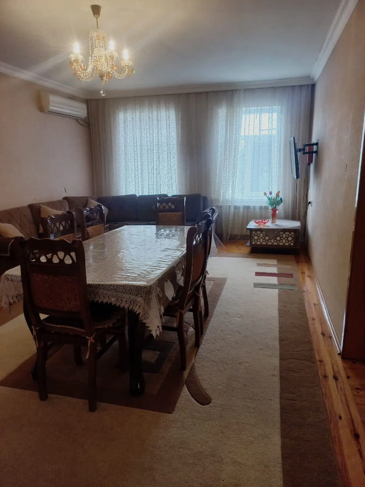 4 otaqlı mənzil 140 m² satılır