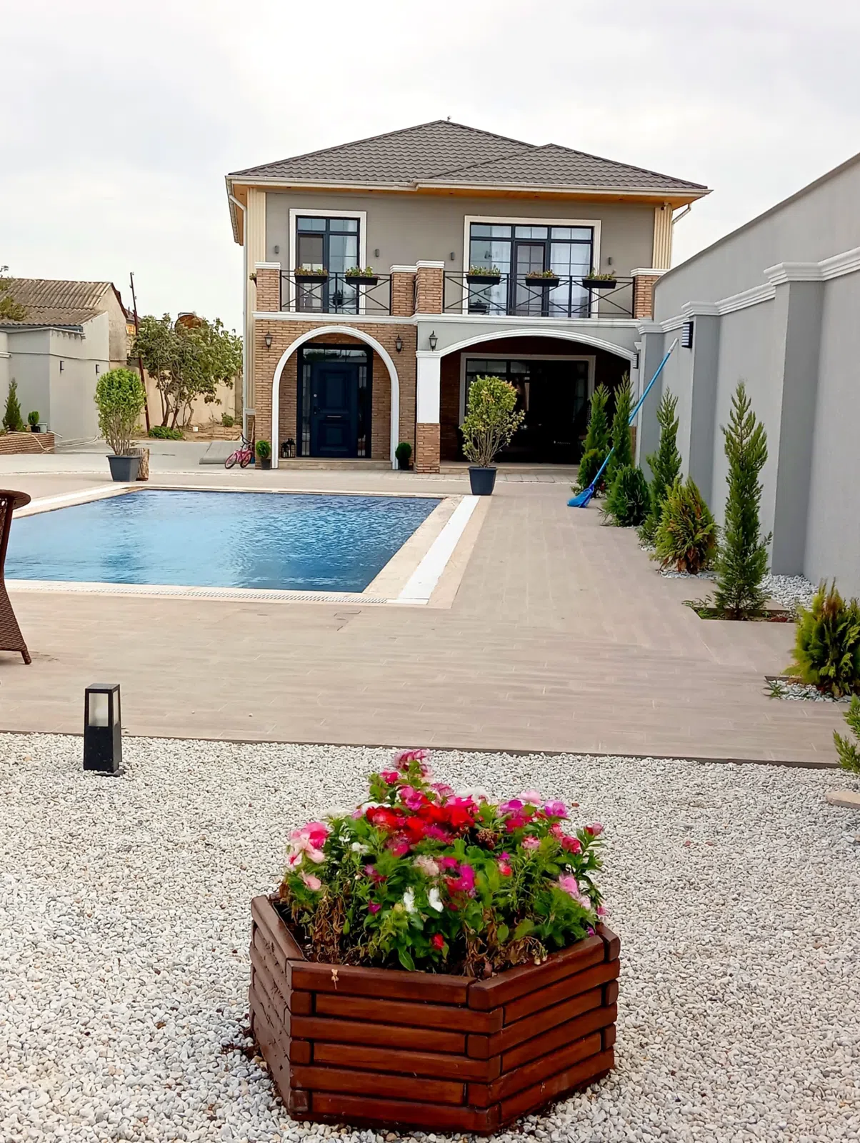 5 otaqlı həyət evi 200 m² - 15 sot torpaq sahəsində satılır