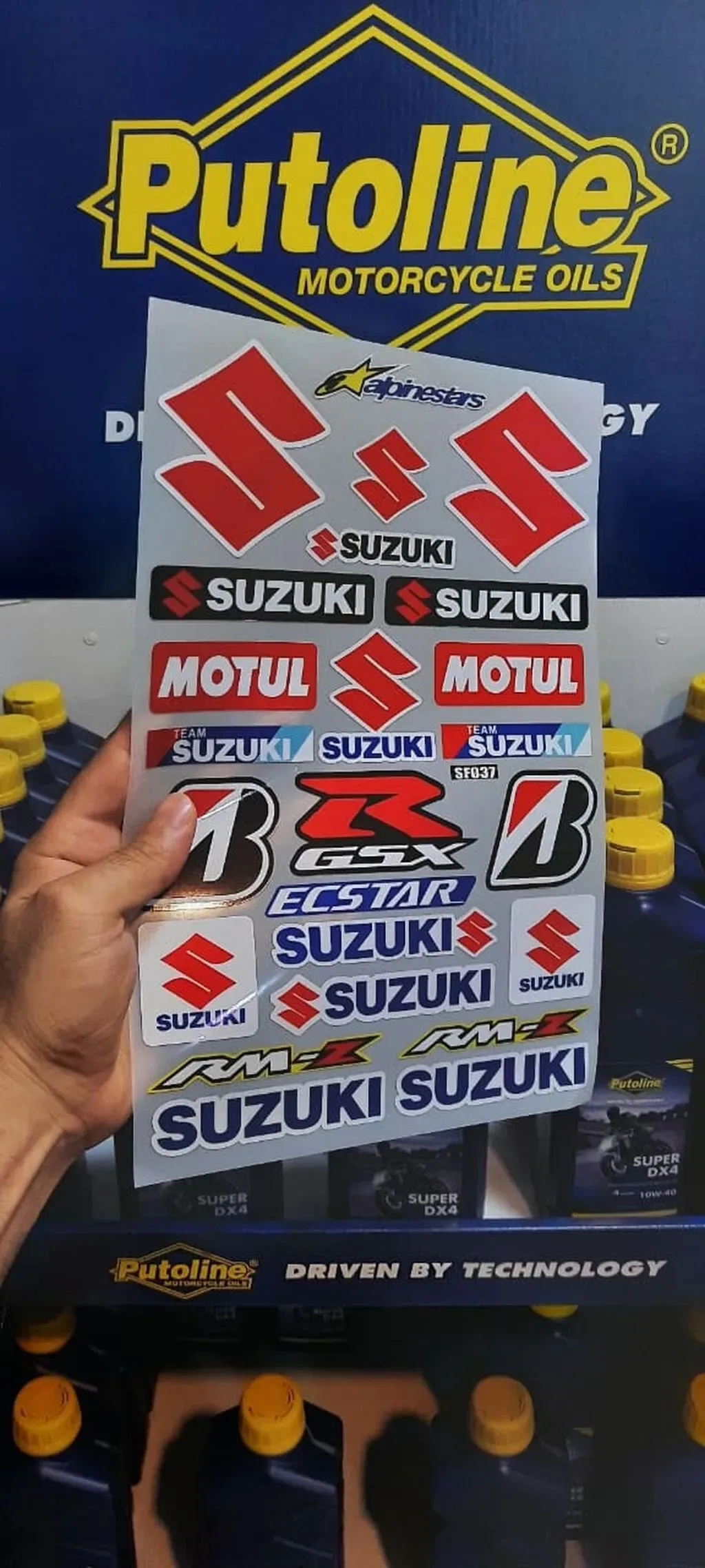 Suzuki motosikletləri üçün brend stiker dəsti - Tenderyard