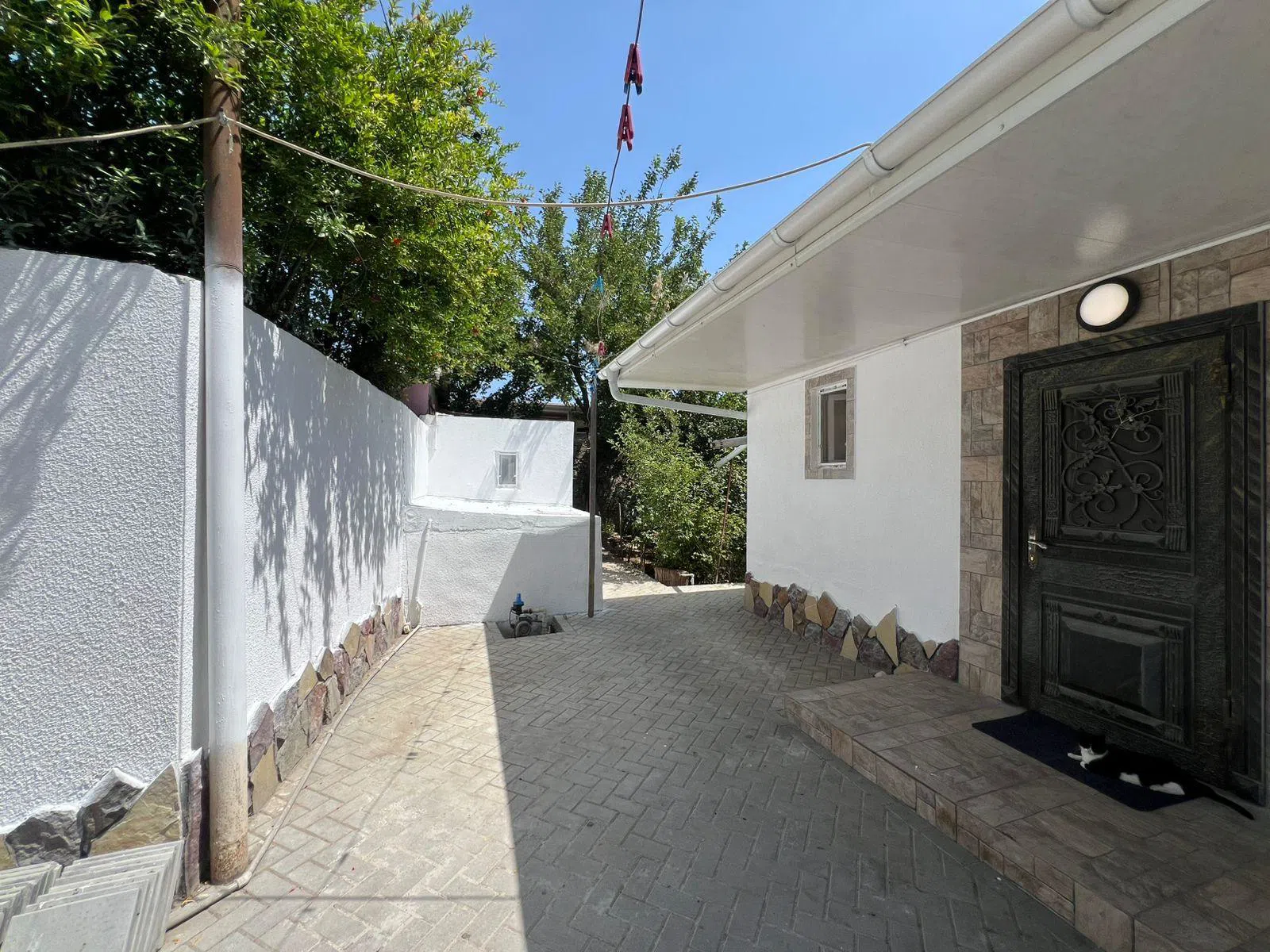 4 otaqlı bağ evi 140 m² 5.6 sot torpaq sahəsində satılır — şəkil 23