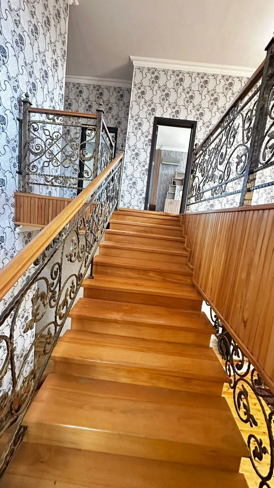 7 otaqlı həyət evi 264 m² - 15 sot torpaq sahəsində satılır