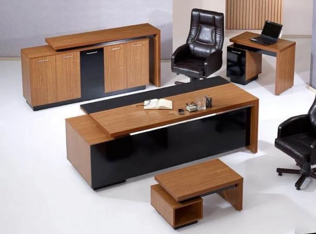 Brown Manager desk - Tenderyard