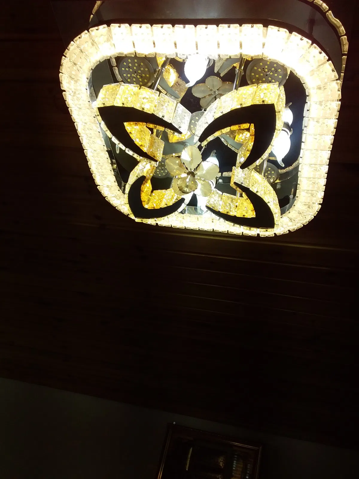 Chandelier Gold color - Tenderyard