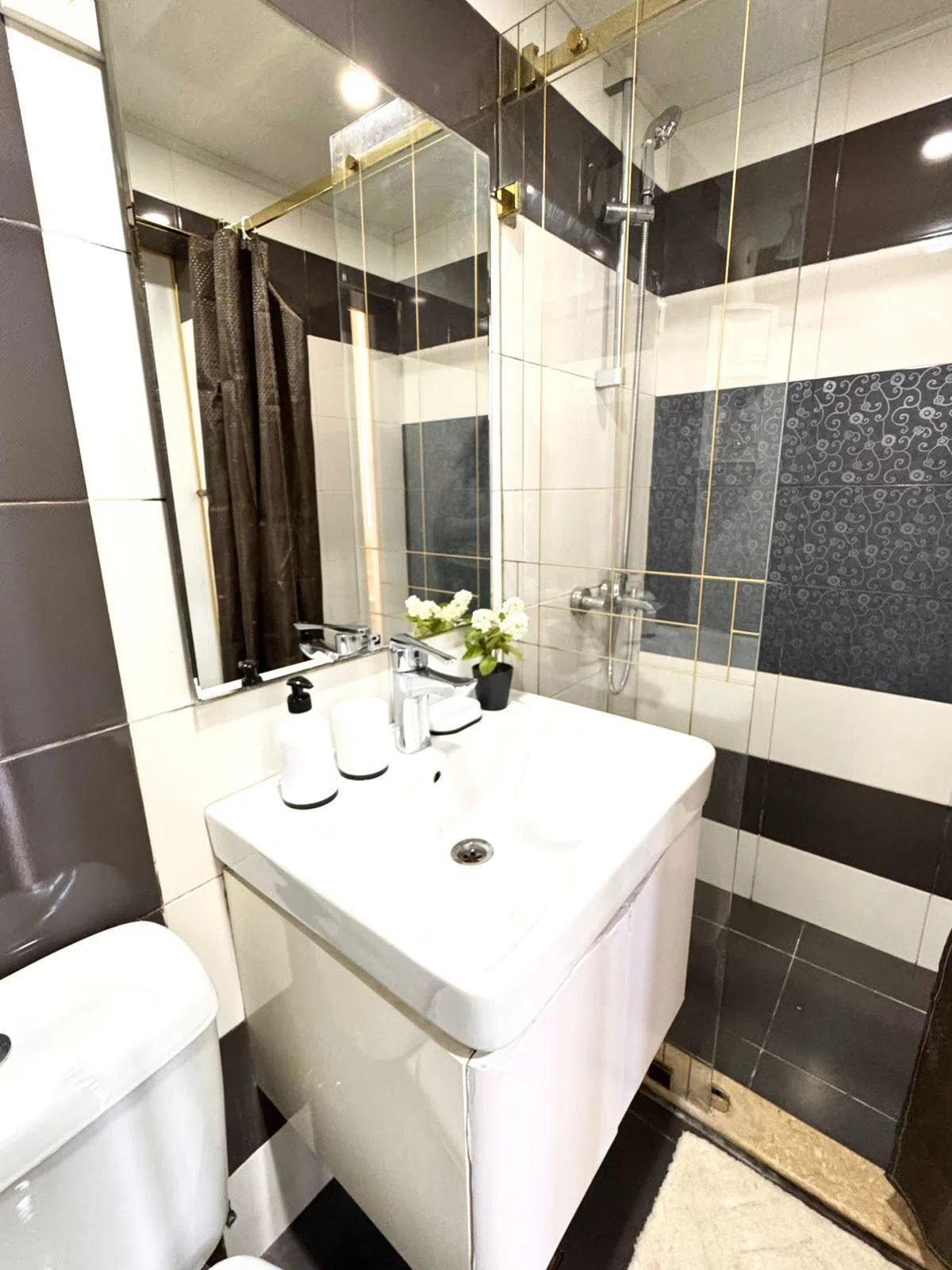 2 otaqlı mənzil 50 m² kirayə verilir — şəkil 13