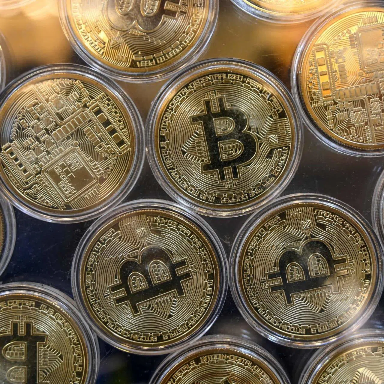 Bitcoin fiziki kolleksiya sikkəsi — şəkil 8