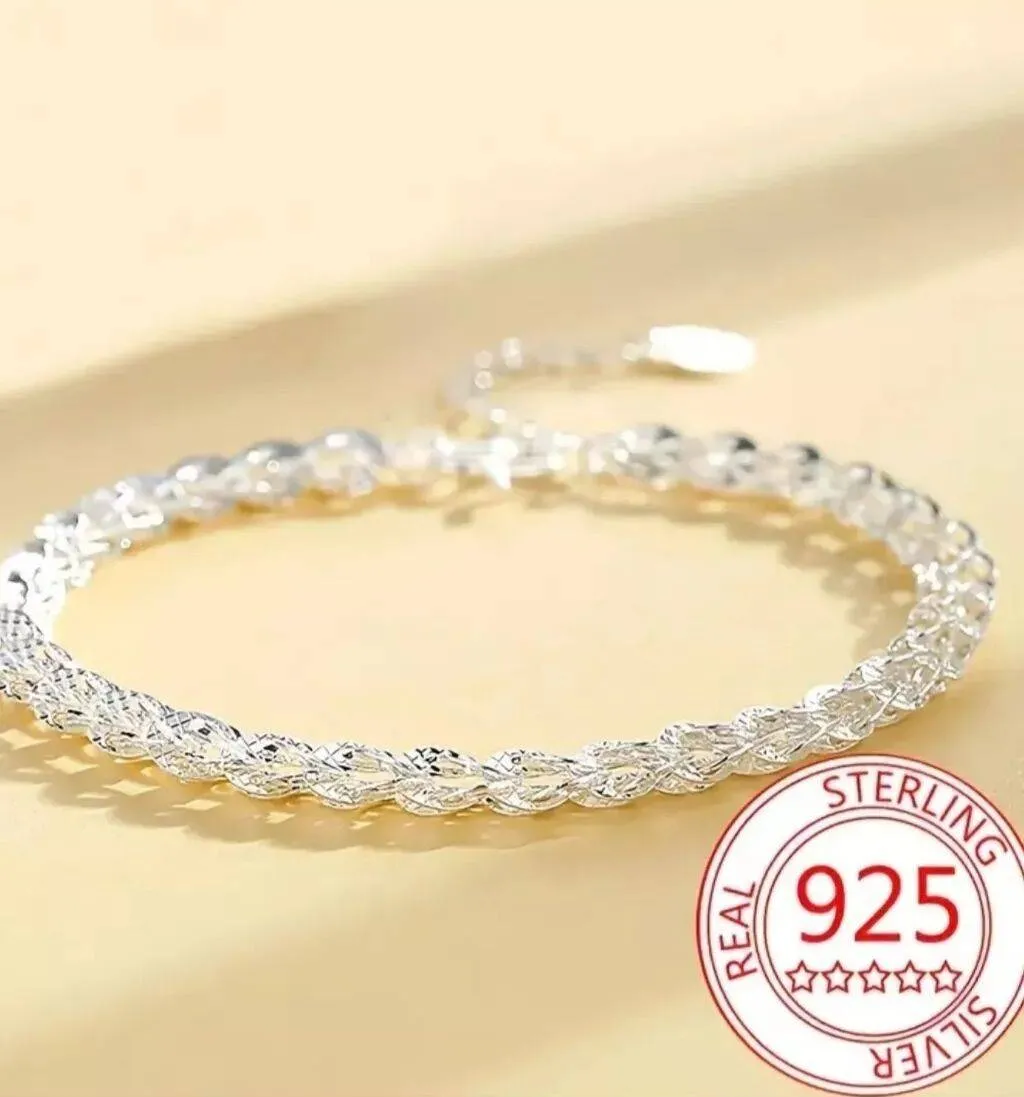 Zərif Gümüş Bilərzik: Feniks Quyruğu — şəkil 1