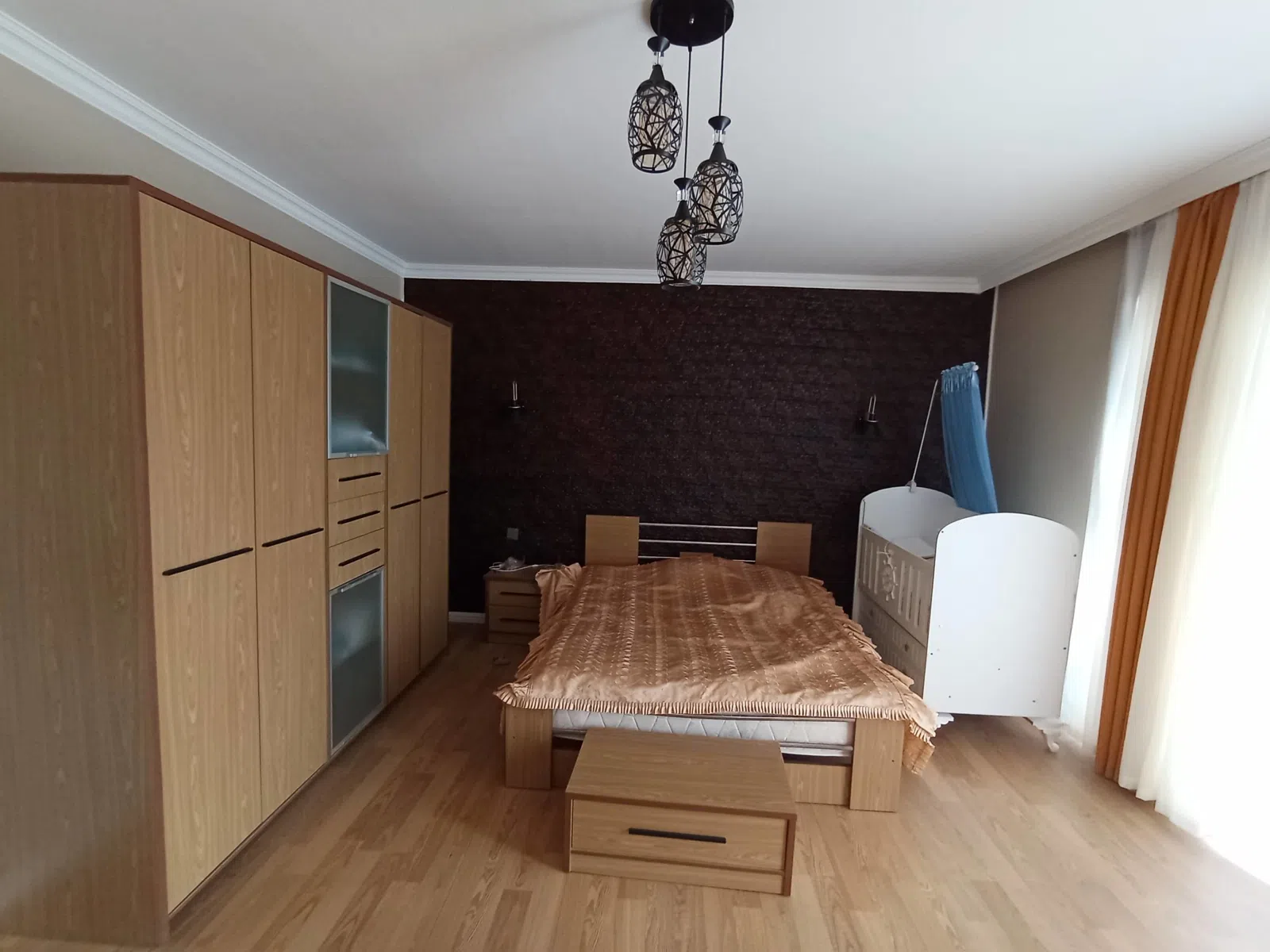 5 otaqlı həyət evi 200 m² - 15 sot torpaq sahəsində satılır