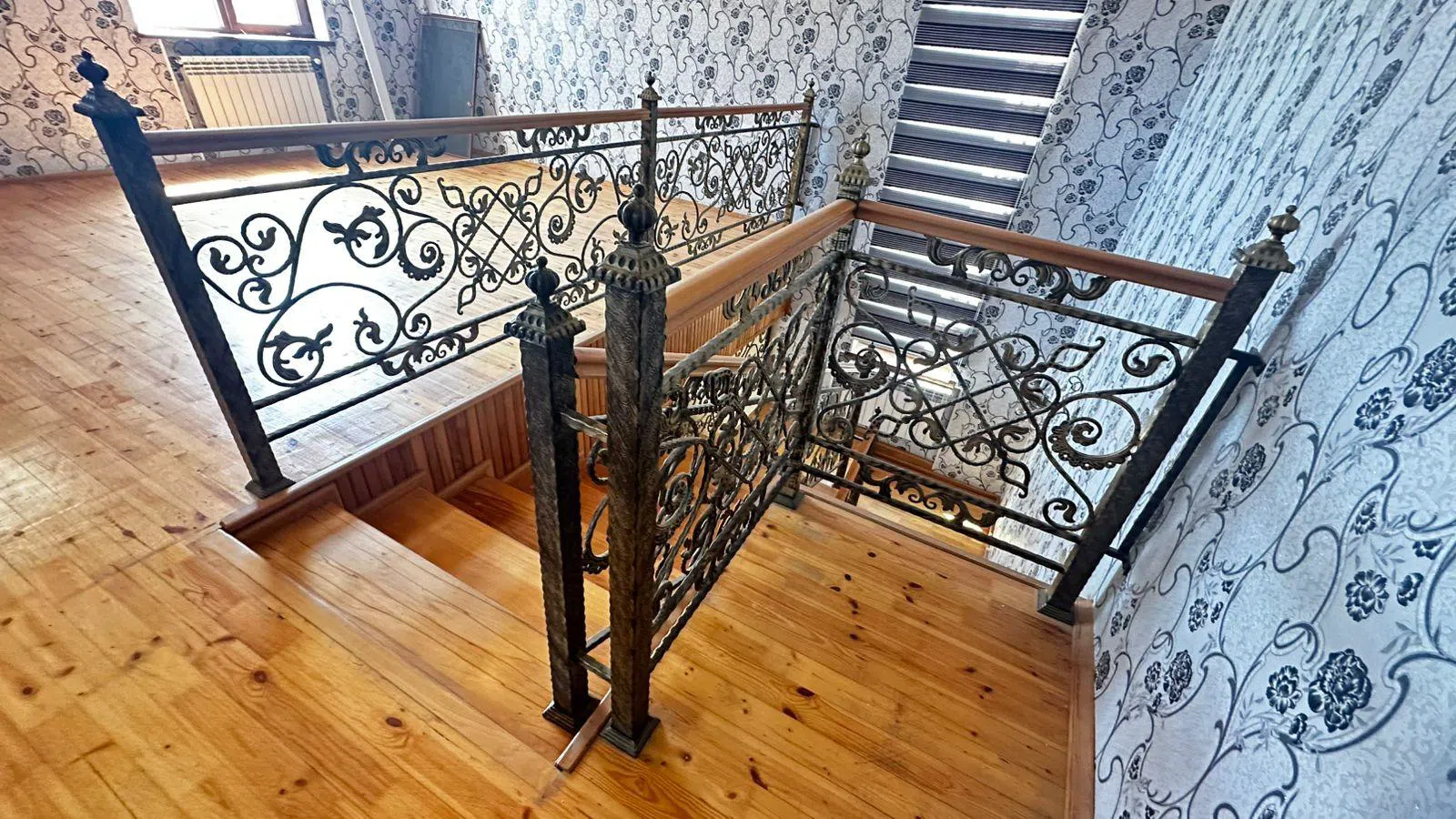 7 otaqlı həyət evi 264 m² - 15 sot torpaq sahəsində satılır