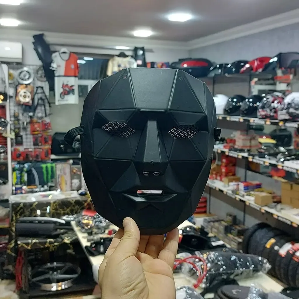 Futuristik Polisadalı Dekorativ Maska