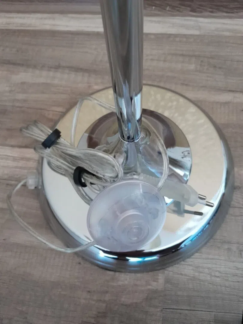 Ayaqlı lampa, Bej rəng — şəkil 3