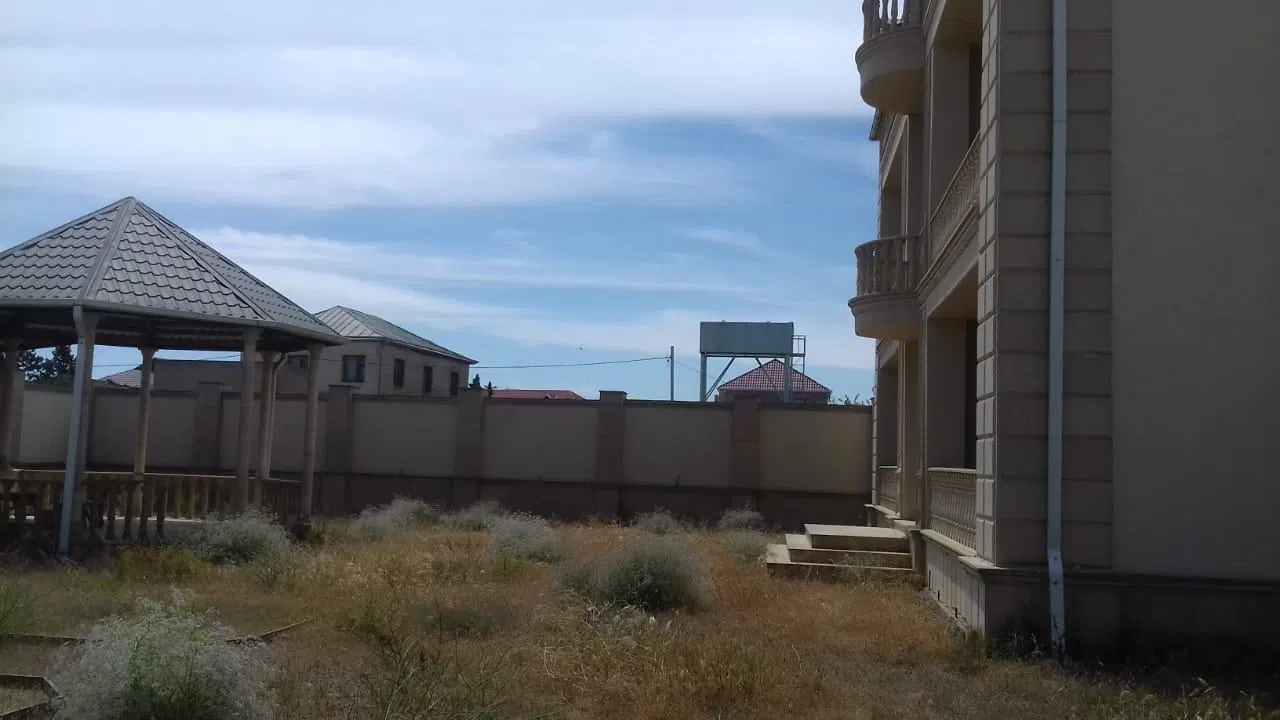 16 otaqlı villa 600 m² - 10 sot torpaq sahəsində satılır — şəkil 13