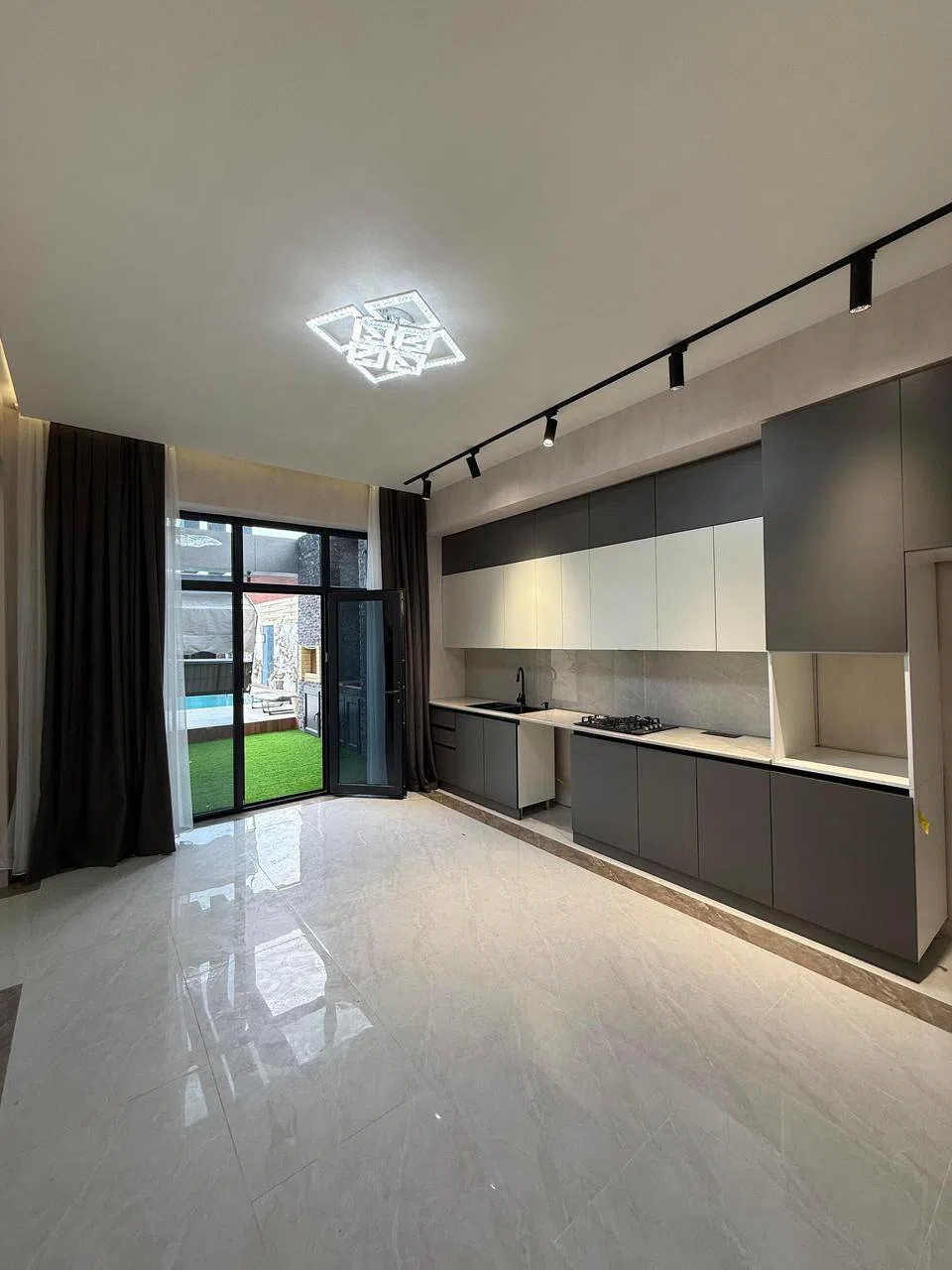 4 otaqlı bağ evi 260 m² 5.5 sot torpaq sahəsində satılır — şəkil 3