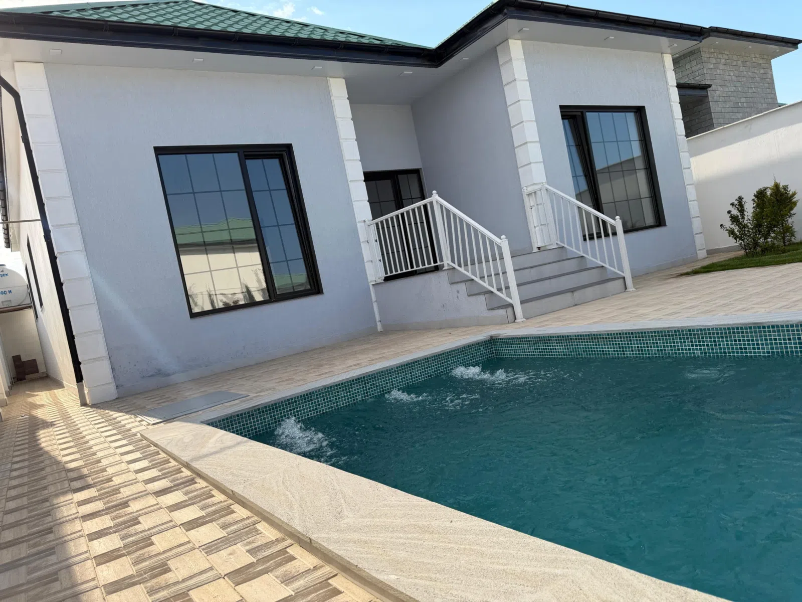 4 otaqlı bağ evi 150 m² 5 sot torpaq sahəsində satılır