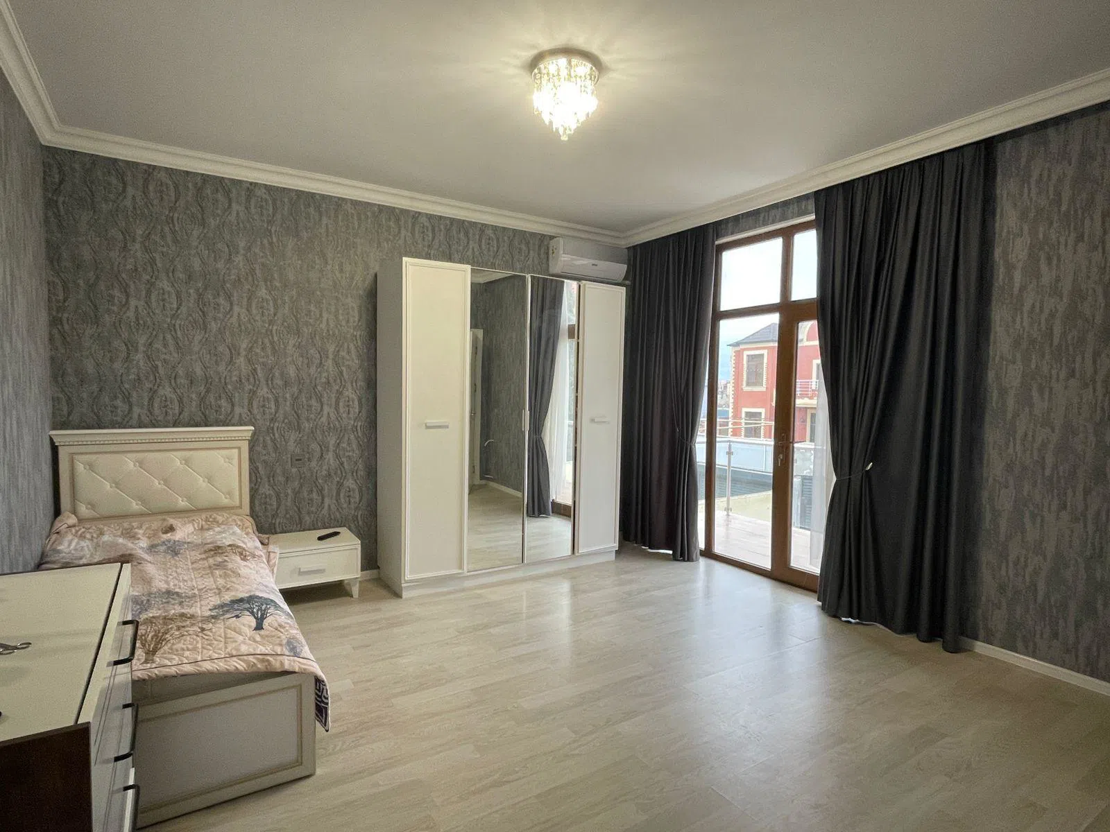 4 otaqlı həyət evi 200 m² - 4 sot torpaq sahəsində satılır