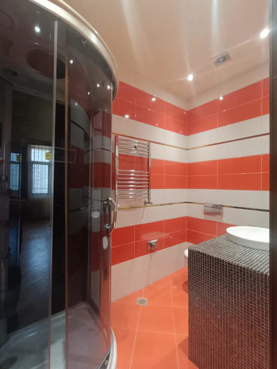 4 otaqlı mənzil 170 m² satılır