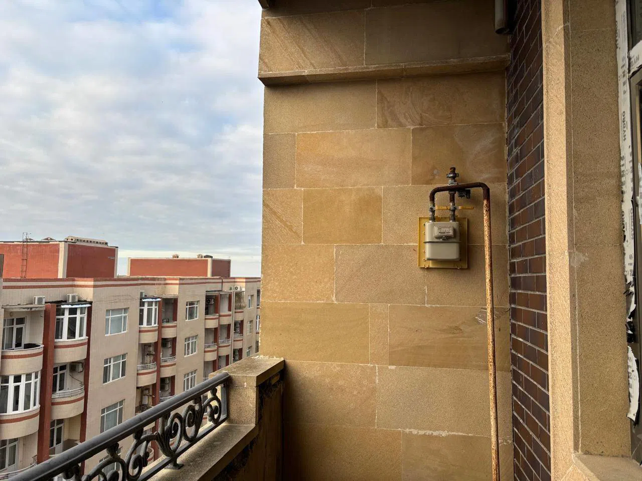 3 otaqlı mənzil 154.8 m² satılır