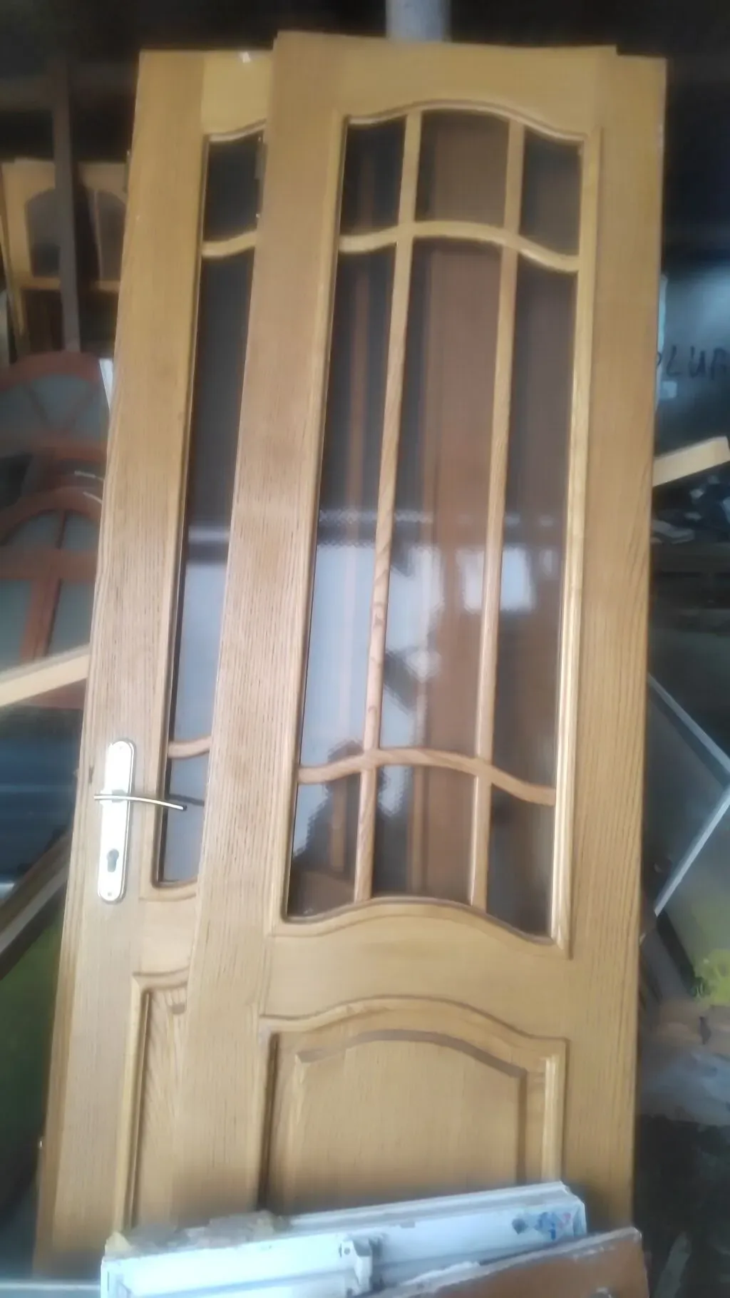 Fıstıq ağacından qapılar