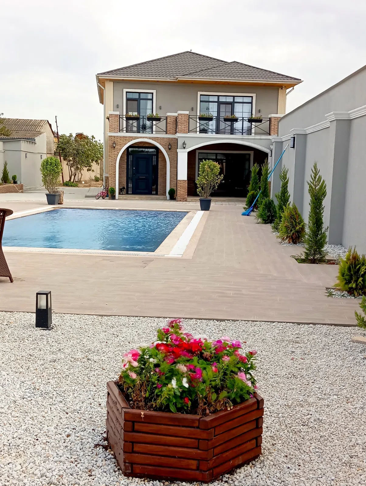 5 otaqlı həyət evi 200 m² - 15 sot torpaq sahəsində satılır