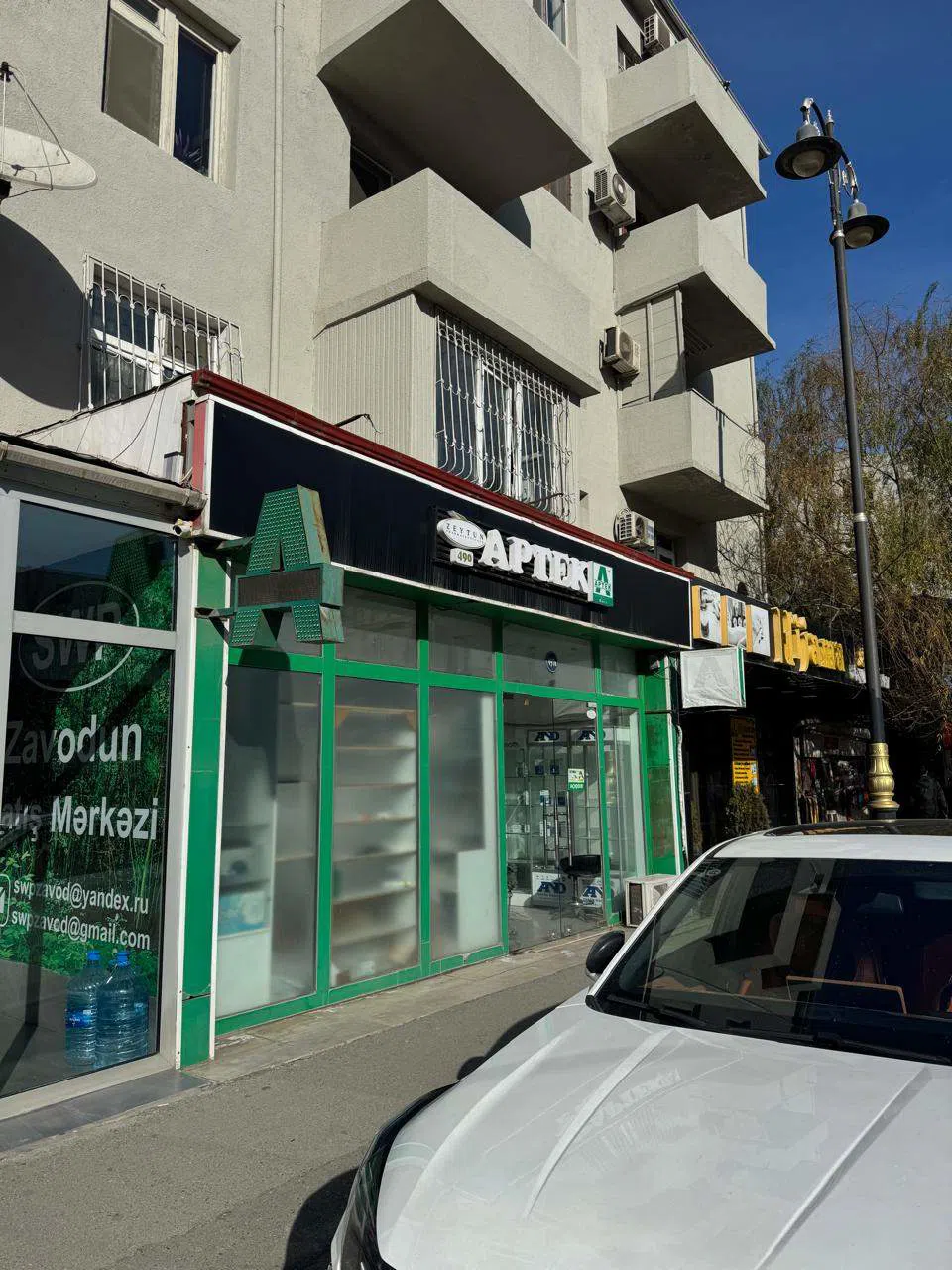 Yaxşı təmirli ticarət obyekti, 100 m² satılır