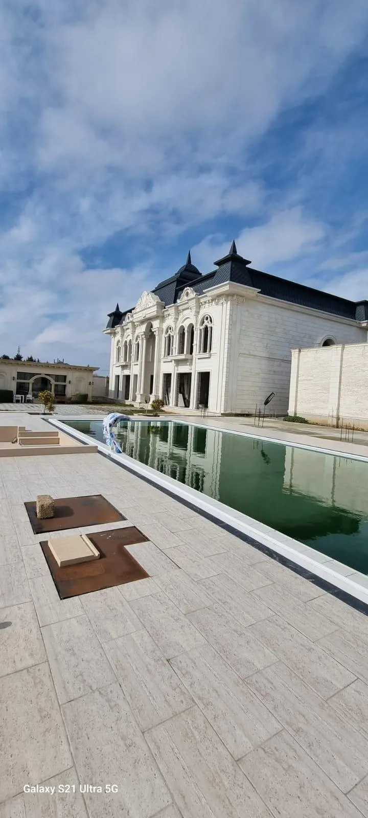 15 otaqlı villa 1500 m² - 32 sot torpaq sahəsində satılır