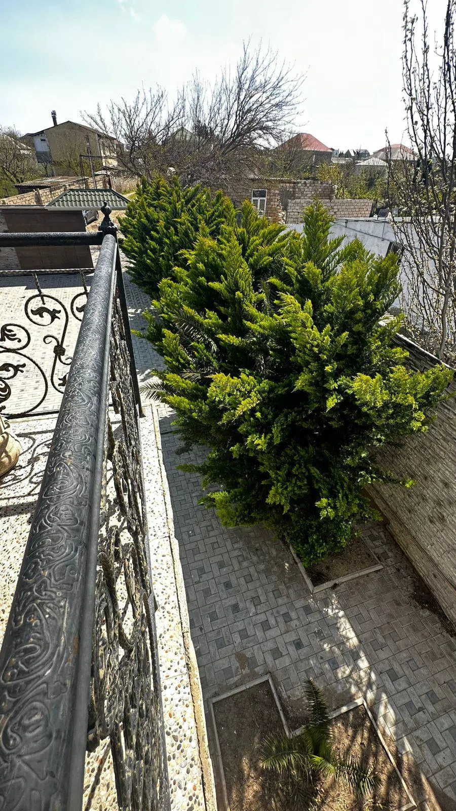 7 otaqlı həyət evi 264 m² - 15 sot torpaq sahəsində satılır