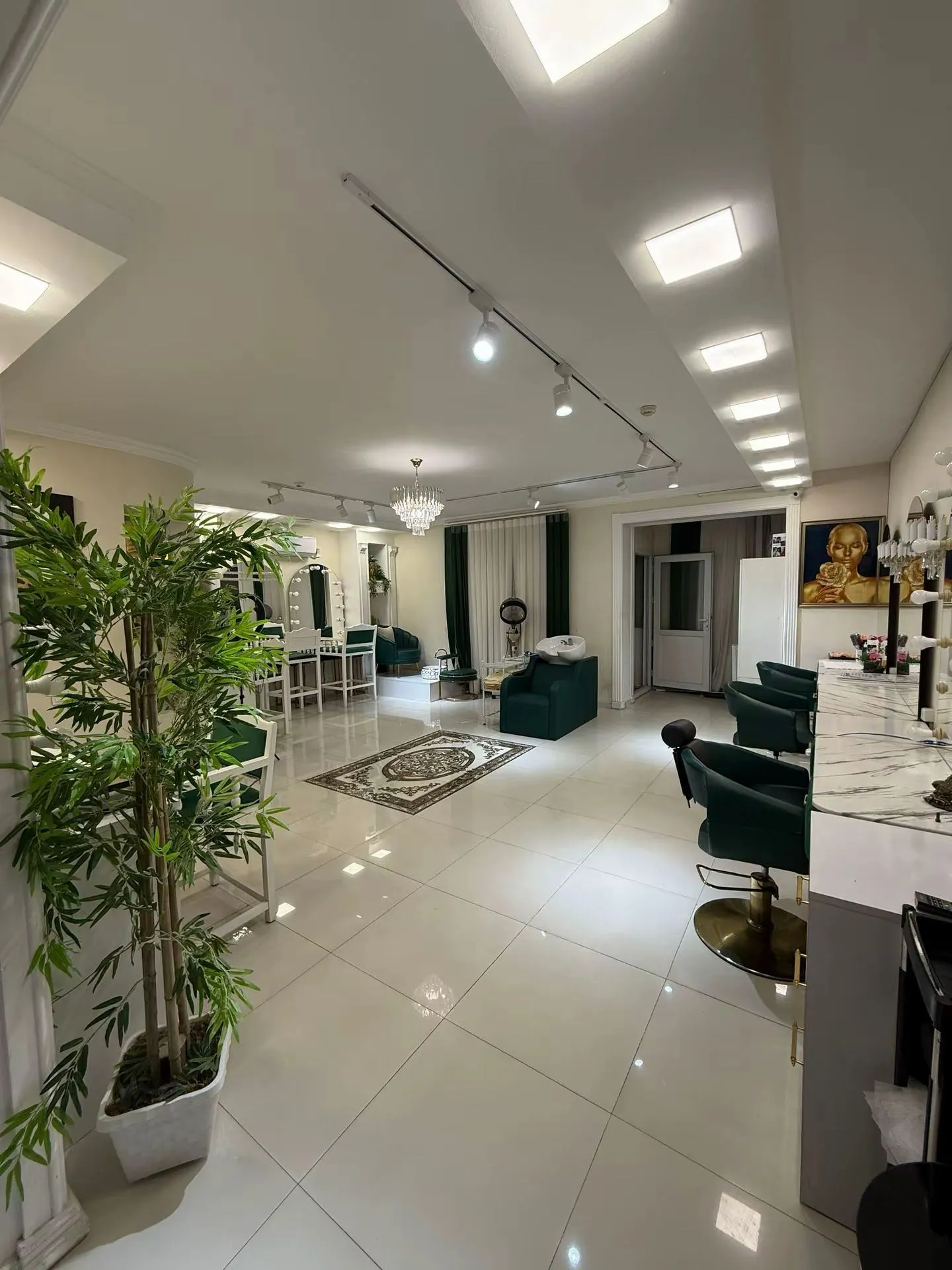 xetai metrosu yaxinliqnda gozellik salonu icareye verilir