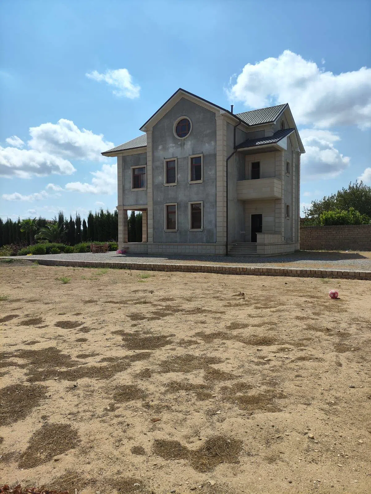 5 otaqlı həyət evi 504 m² - 24 sot torpaq sahəsində satılır