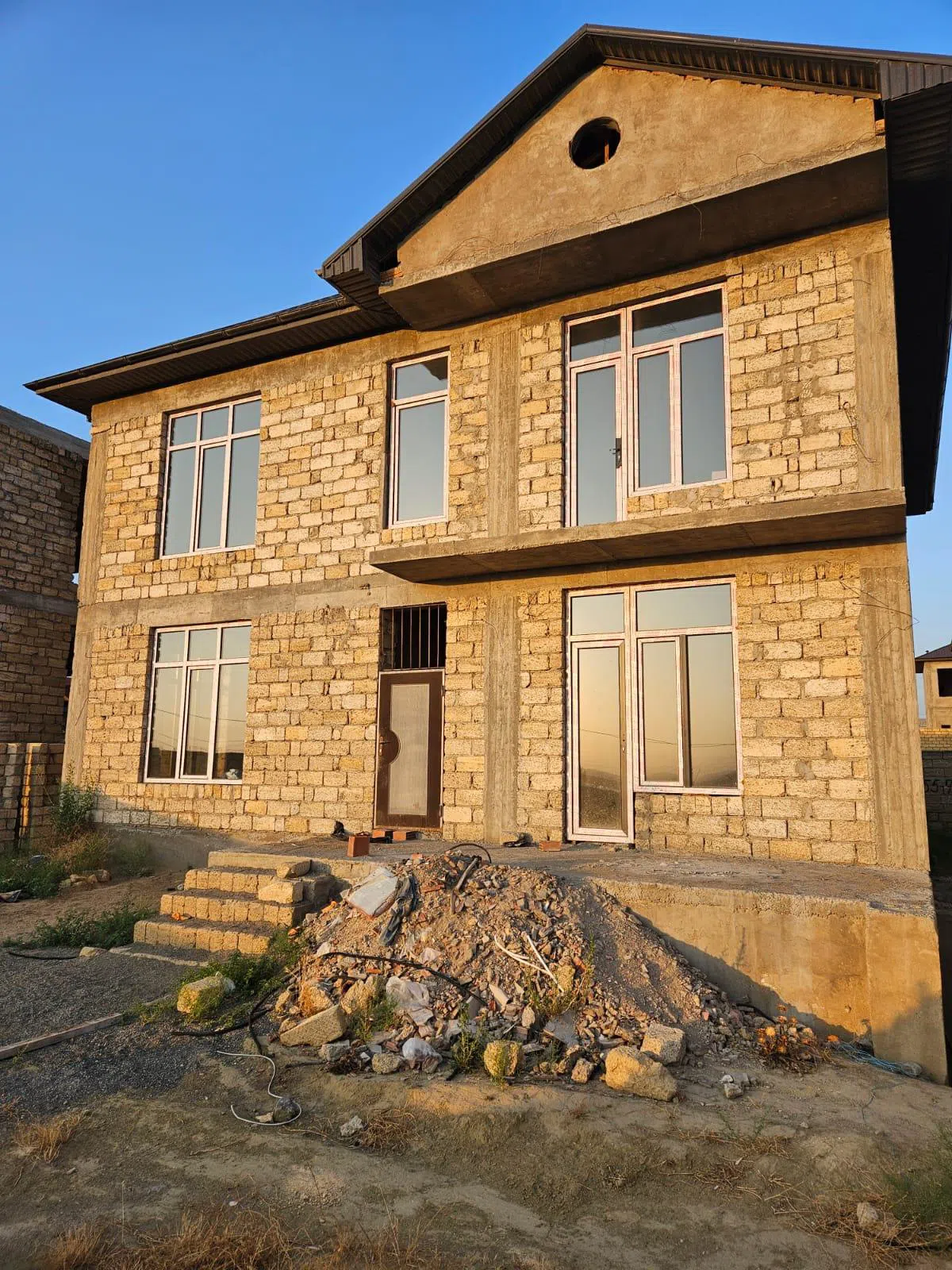 6 otaqlı həyət evi 280 m² - 6 sot torpaq sahəsində satılır — şəkil 2