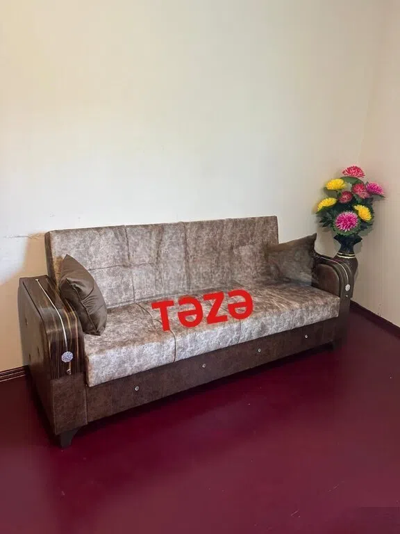İki yerli divan, Qəhvəyi rəng — şəkil 1