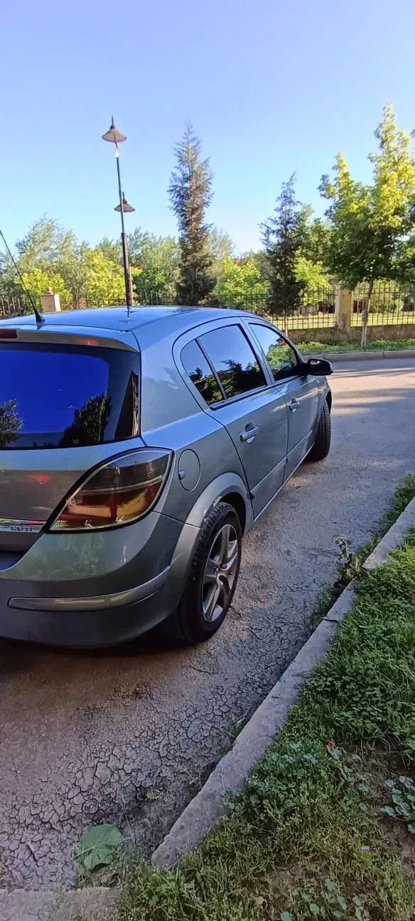 Opel Astra, 2009 il, 332800 km — şəkil 2