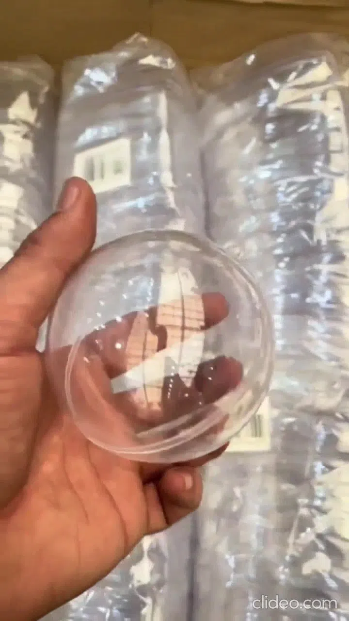 Şəffaf plastik fiqurlar