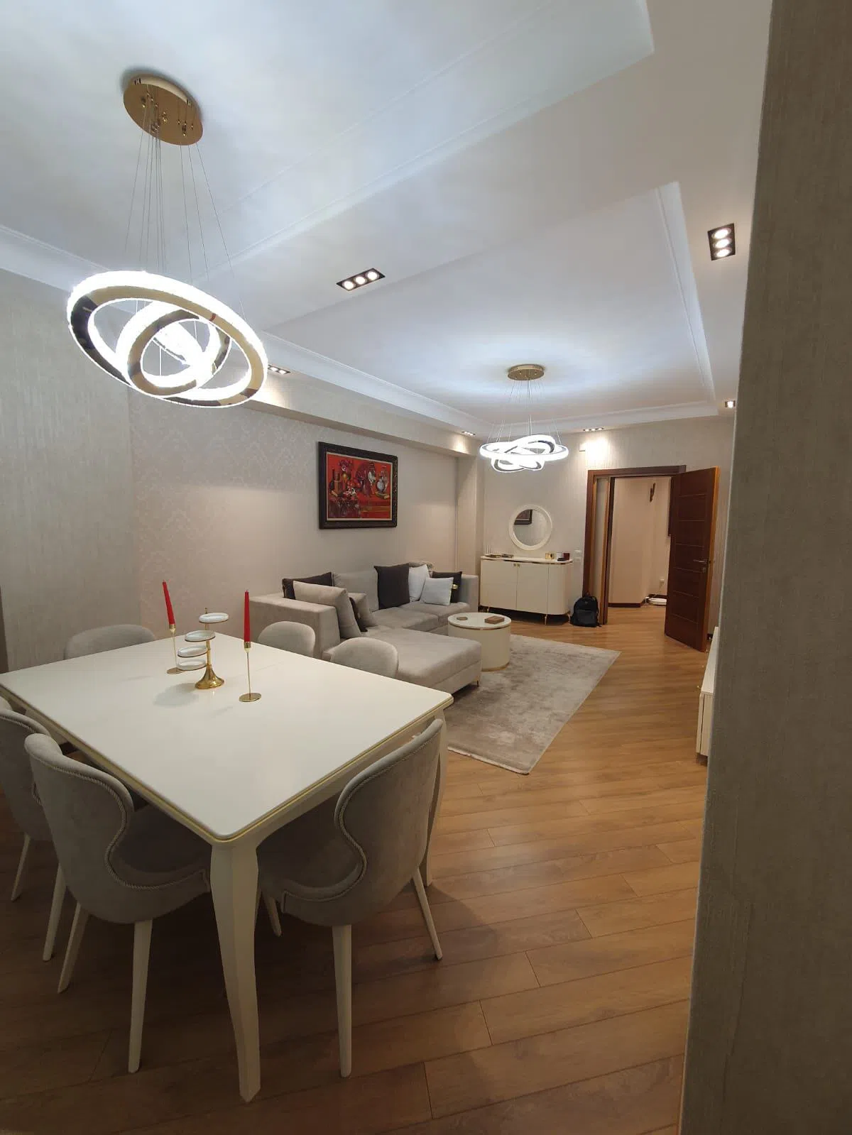 4 otaqlı mənzil 130 m² satılır