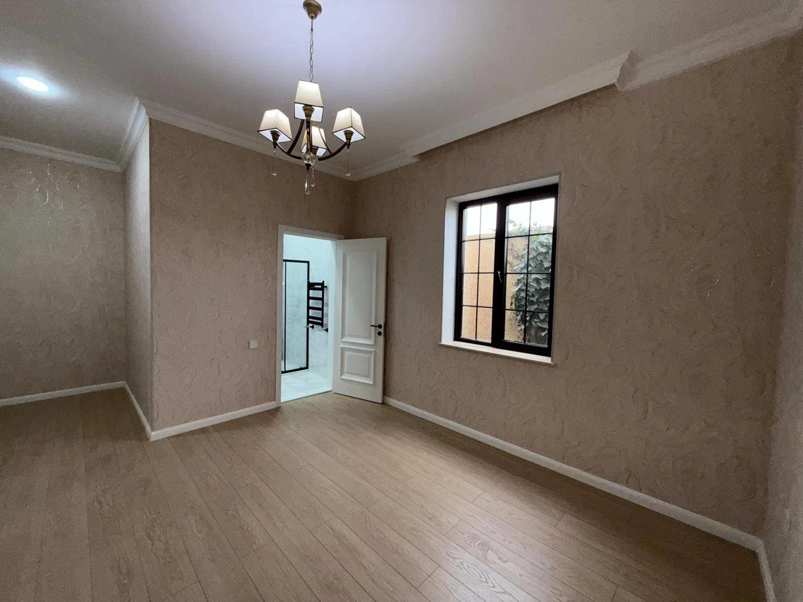 4 otaqlı bağ evi 195 m² 4.8 sot torpaq sahəsində satılır — şəkil 2
