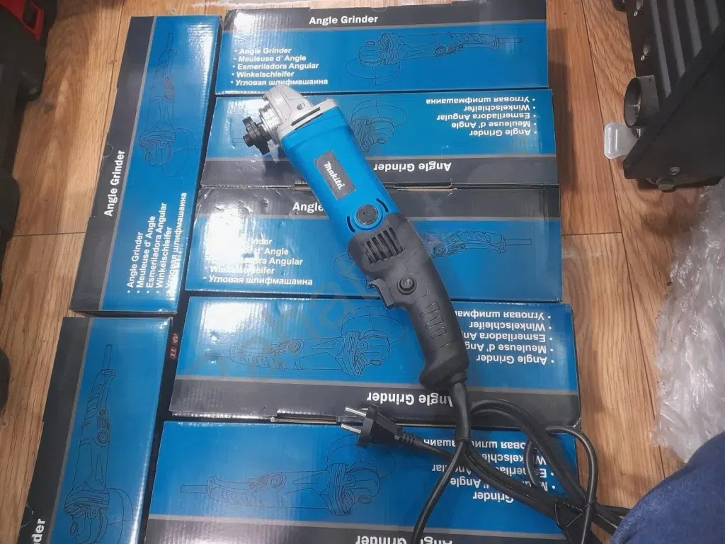 Makita 930W 125mm Angle Grinder - Tenderyard