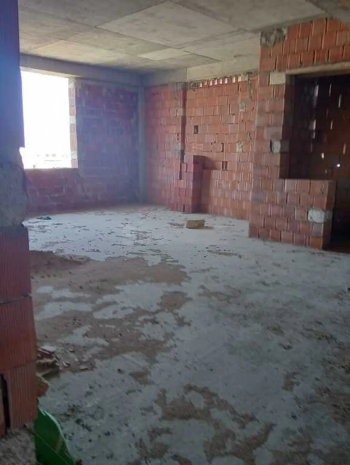 Təmirsiz ticarət obyekti, 1600 m² satılır