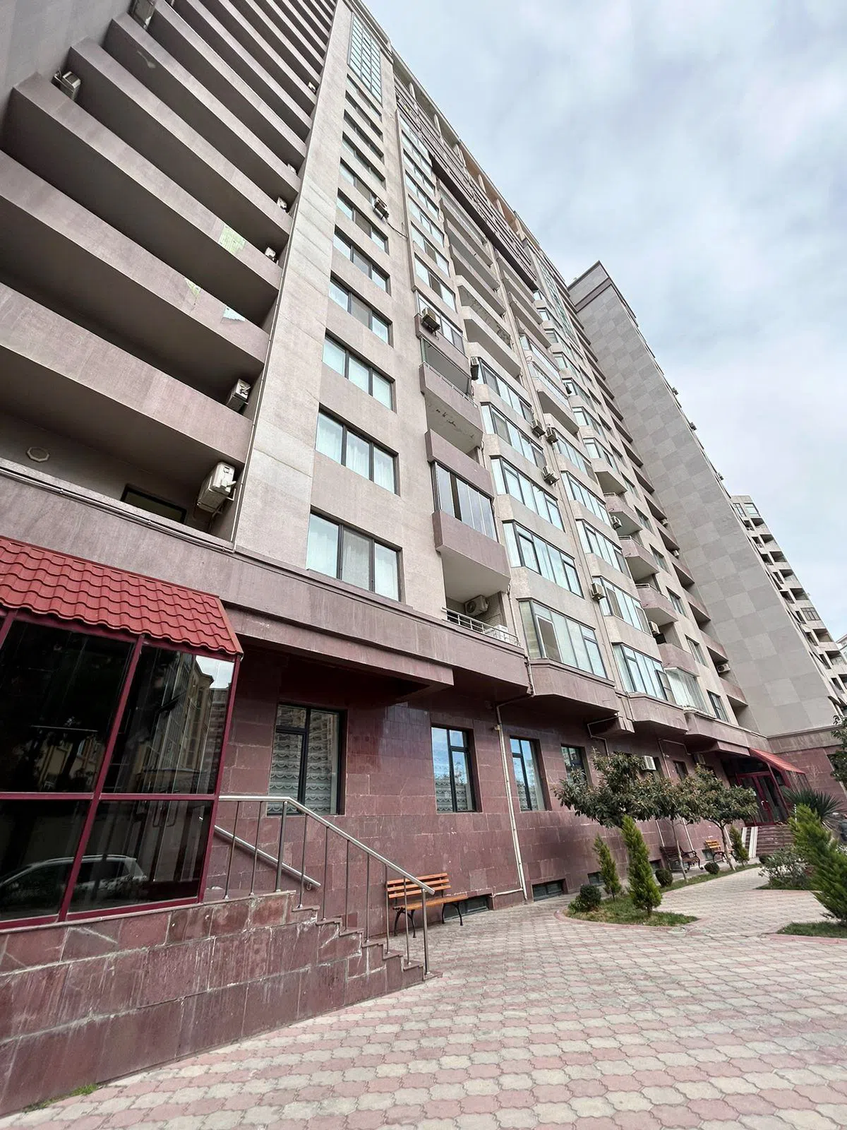 3 otaqlı ofis, 160 m² kirayə verilir — şəkil 2