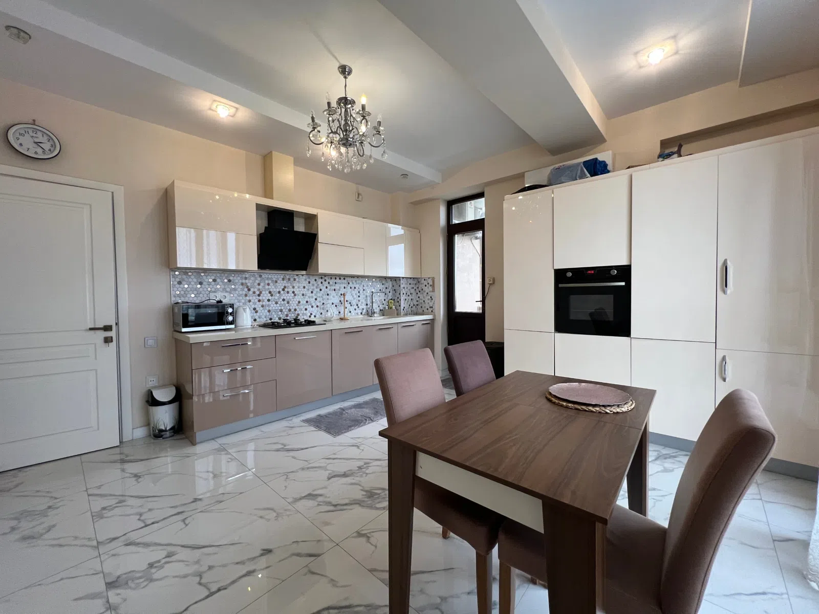4 otaqlı mənzil 180 m² kirayə verilir — şəkil 8