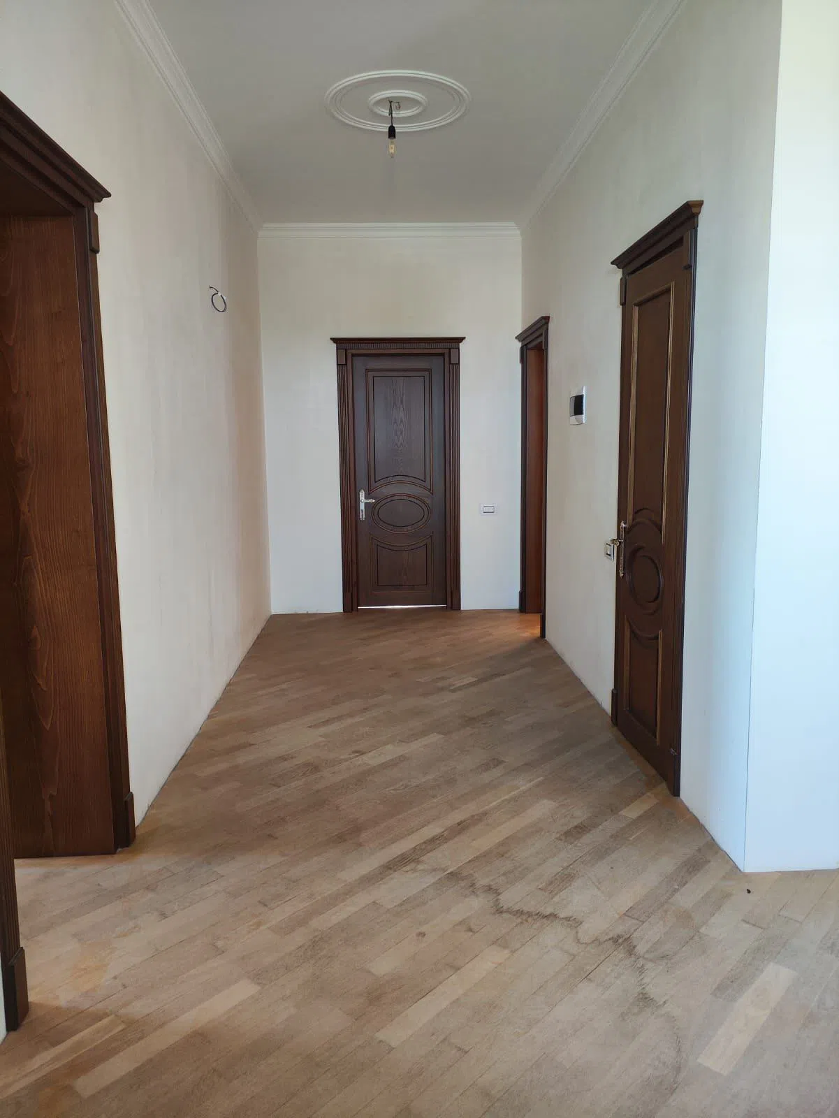 5 otaqlı həyət evi 504 m² - 24 sot torpaq sahəsində satılır