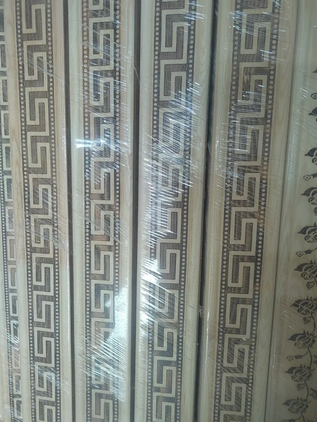 Dekorativ naxışlı ağac plintuslar