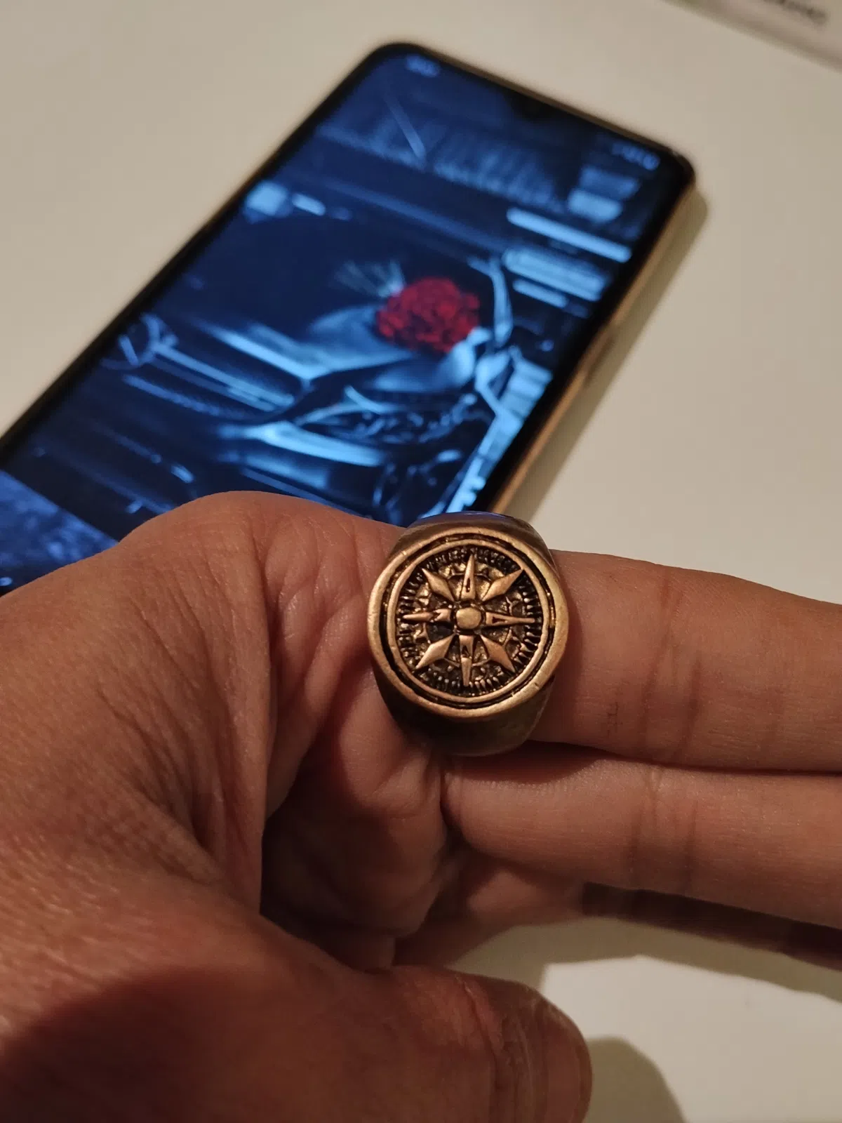 Kompas naxışlı metal üzük — şəkil 1