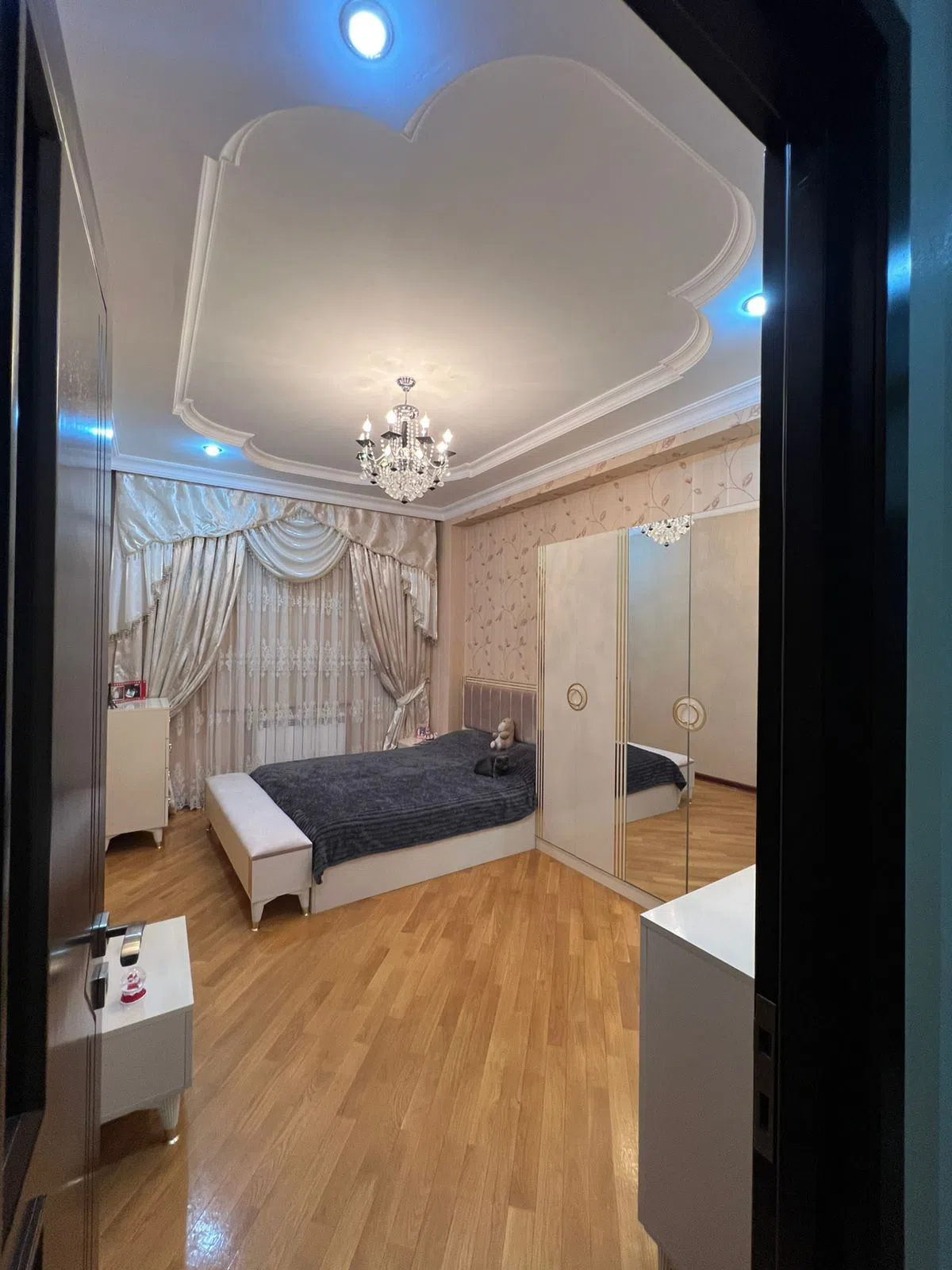 4 otaqlı mənzil 140 m² satılır — şəkil 9