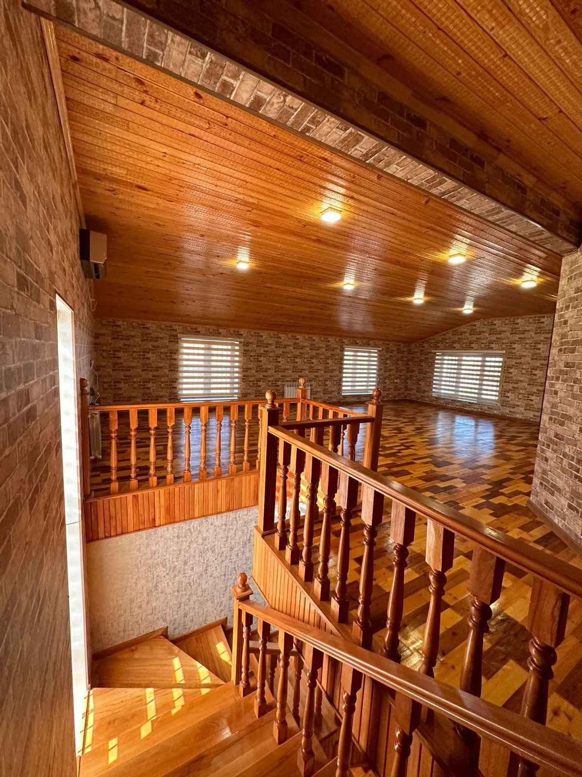 6 otaqlı villa 270 m² - 6 sot torpaq sahəsində satılır — şəkil 4
