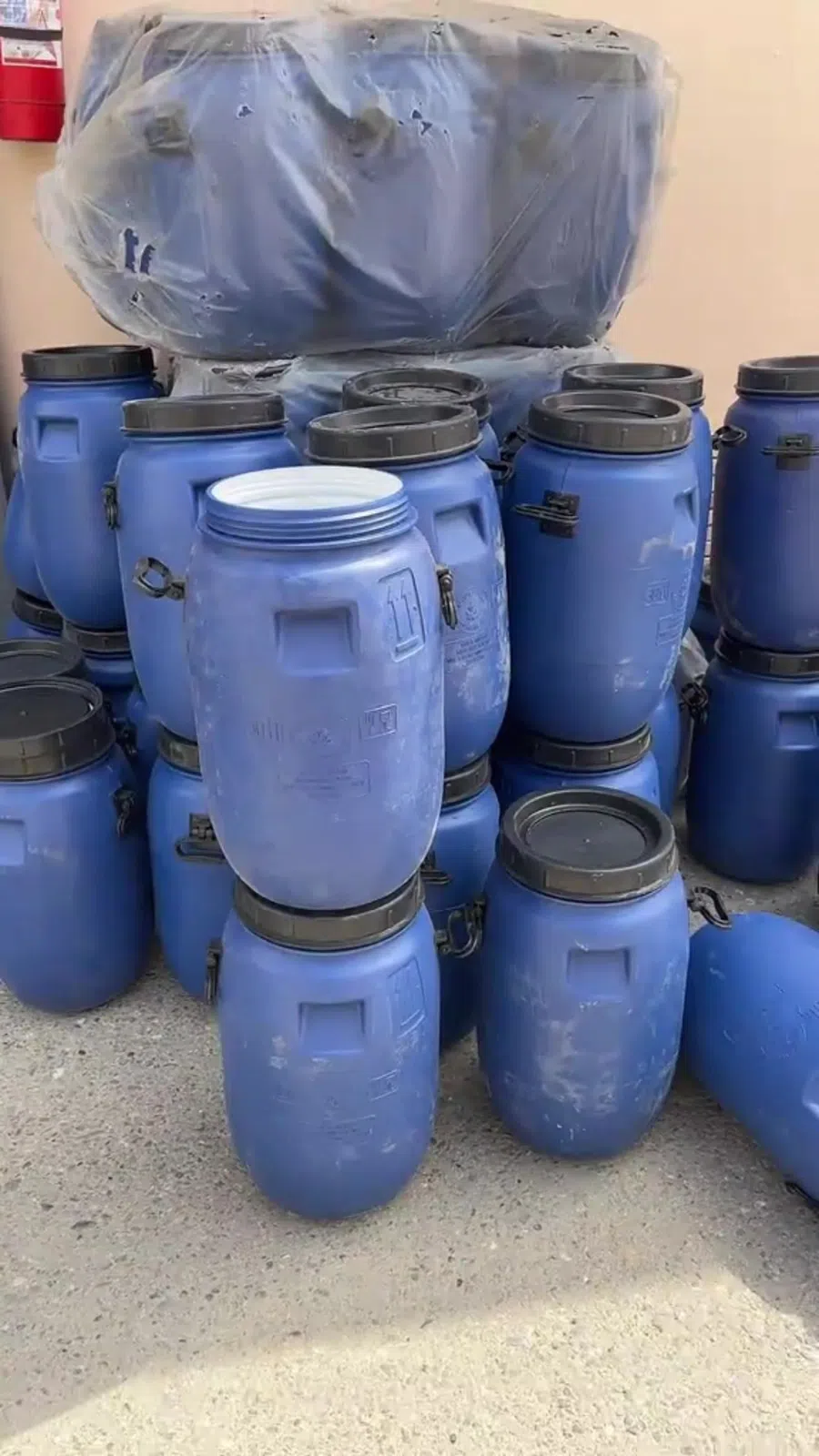 Bal üçün qida dərəcəli plastik və metal bidonlar — şəkil 19