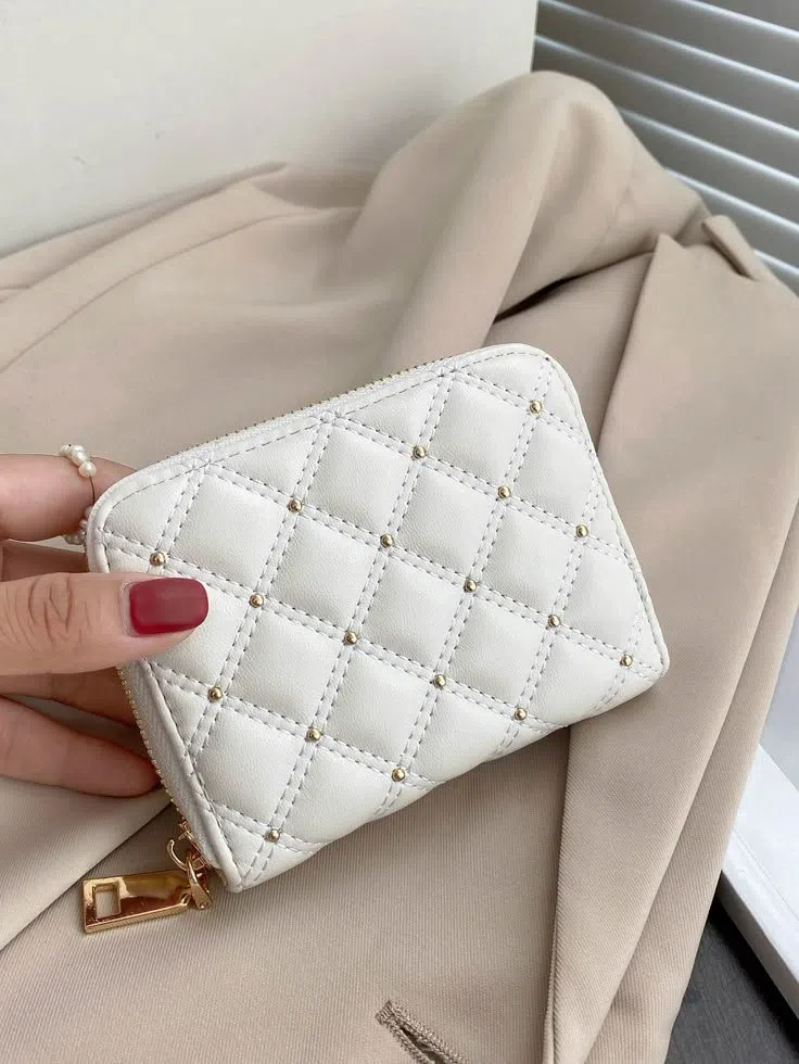 Qadın pulqabısı, Ağ rəng