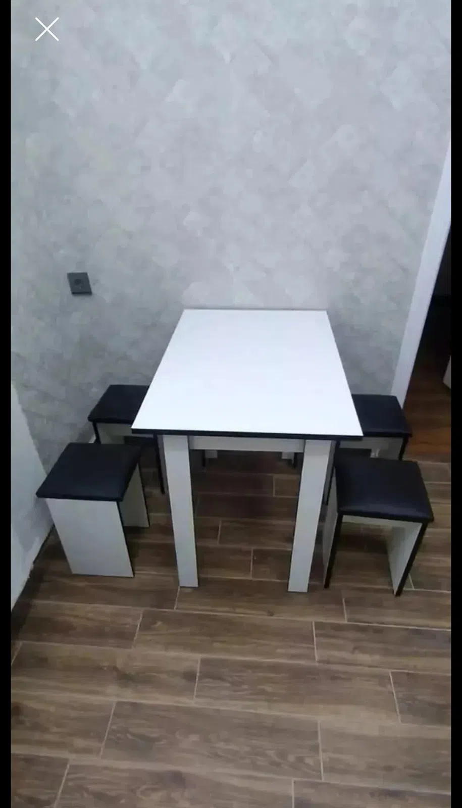 Table, White color - Tenderyard