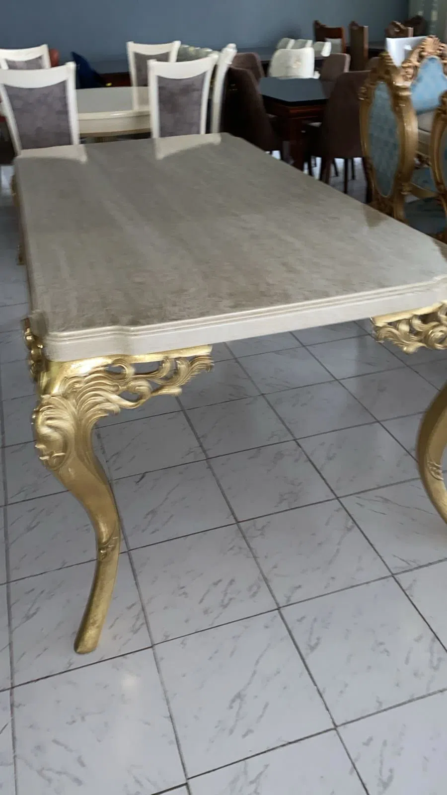 Table, Golden color - Tenderyard