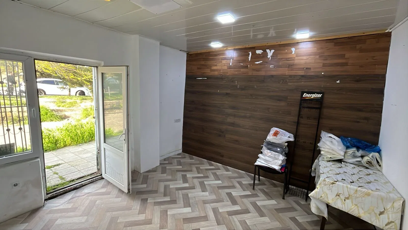 Orta təmirli obyekti, 15 m² kirayə verilir — şəkil 1